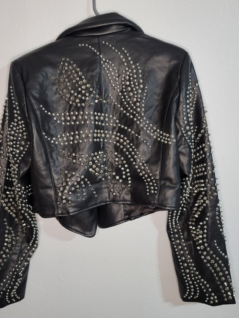 AKIRA Black Studded Faux Leather Cropped Moto Jacket Size L Punk Rock Glam NWOT - Picture 3 of 12
